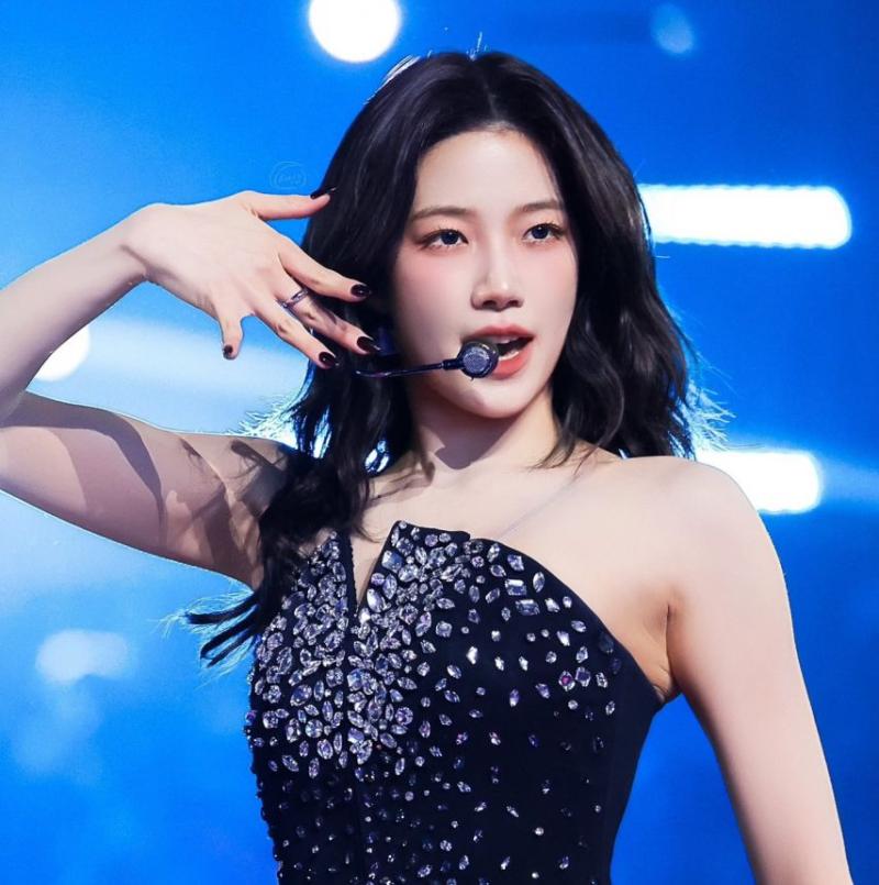 LE SSERAFIM (르세라핌) 카즈하