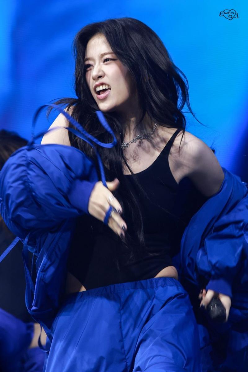 아이브 안유진