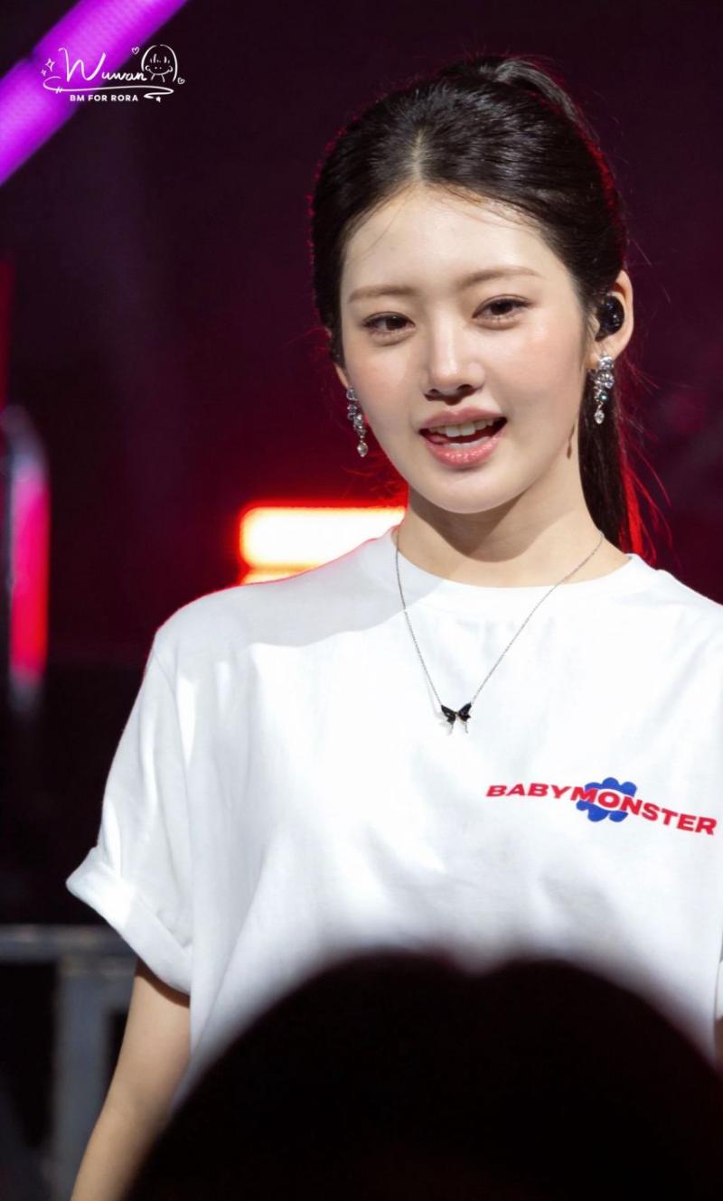 베이비몬스터 로라