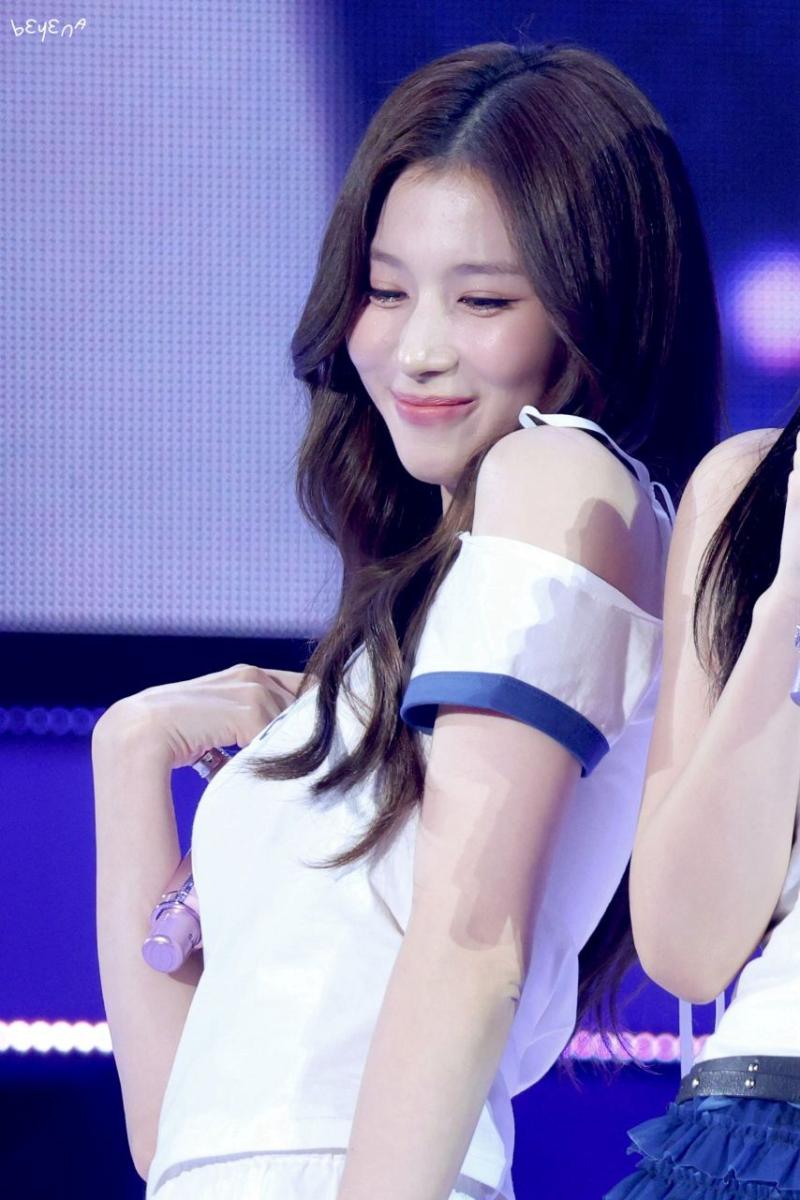트와이스 사나