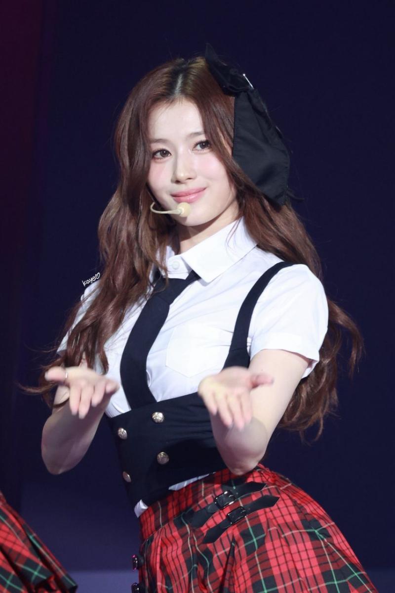 1229 트와이스 사나 DAY