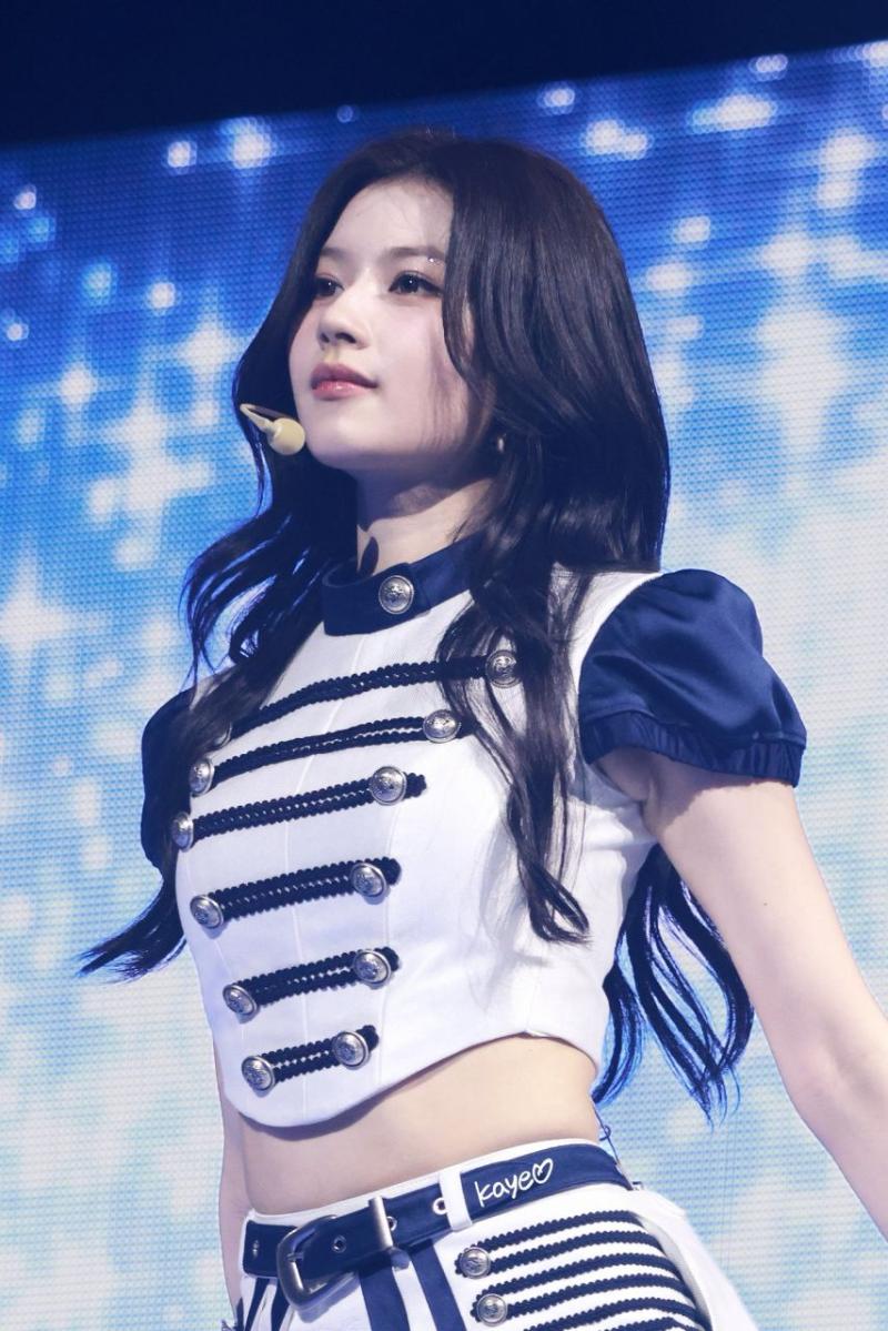 1229 트와이스 사나 DAY