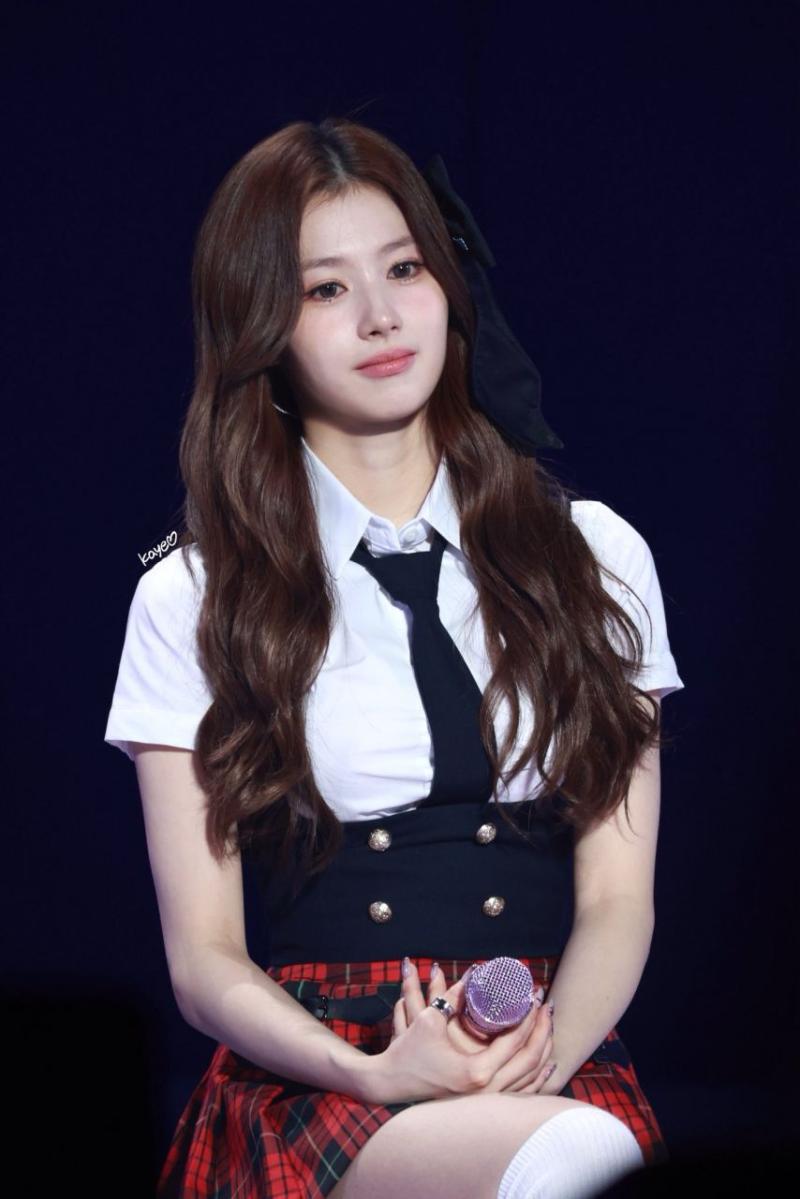 1229 트와이스 사나 DAY