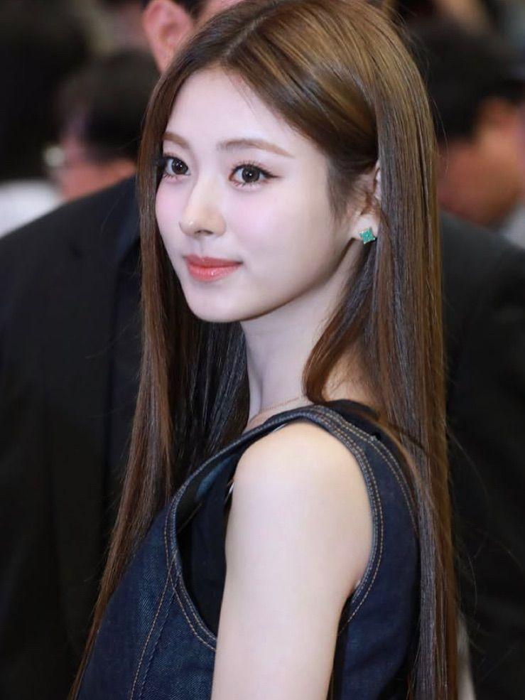 MEOVV (미야오) 안나
