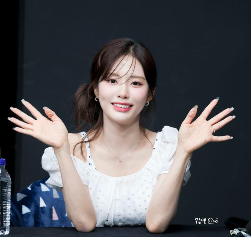 프로미스나인 박지원
