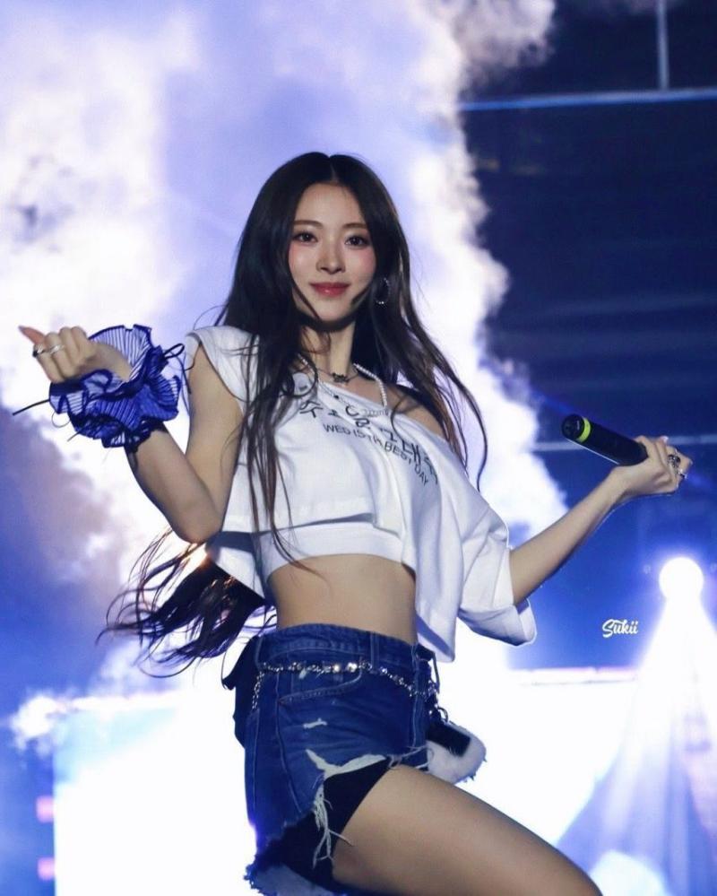 MEOVV (미야오) 안나