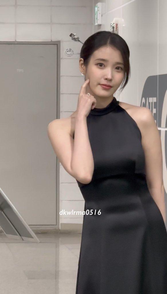 아이유 251230