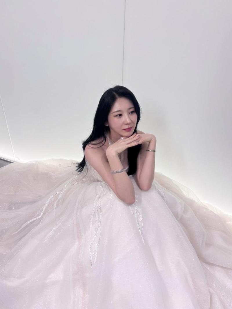 이채연