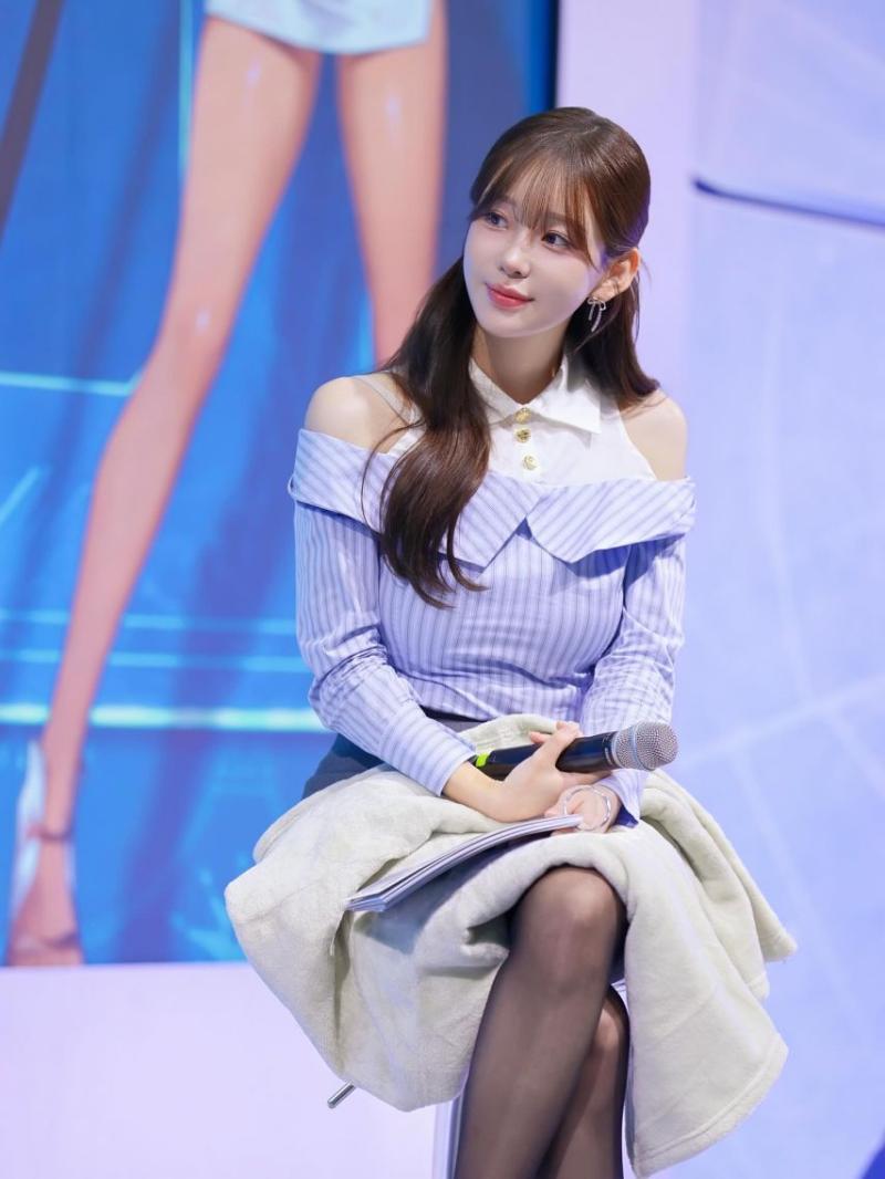 김윤희 아나운서