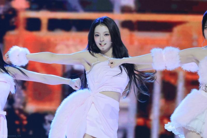 프로미스나인 이나경