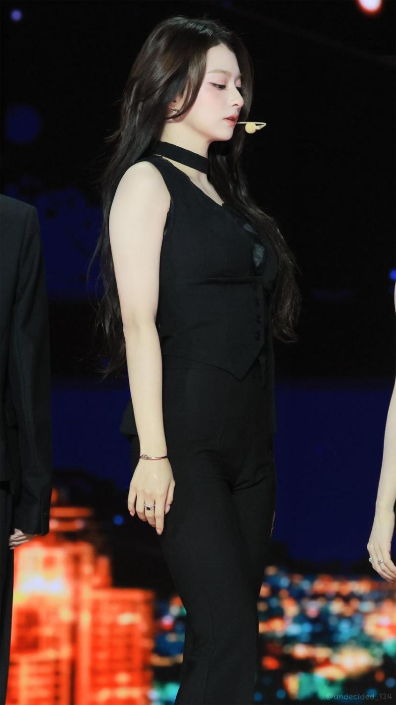 프로미스나인 이나경