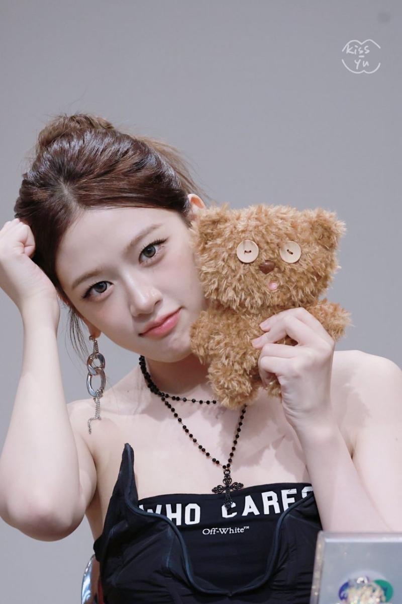 아이브 안유진