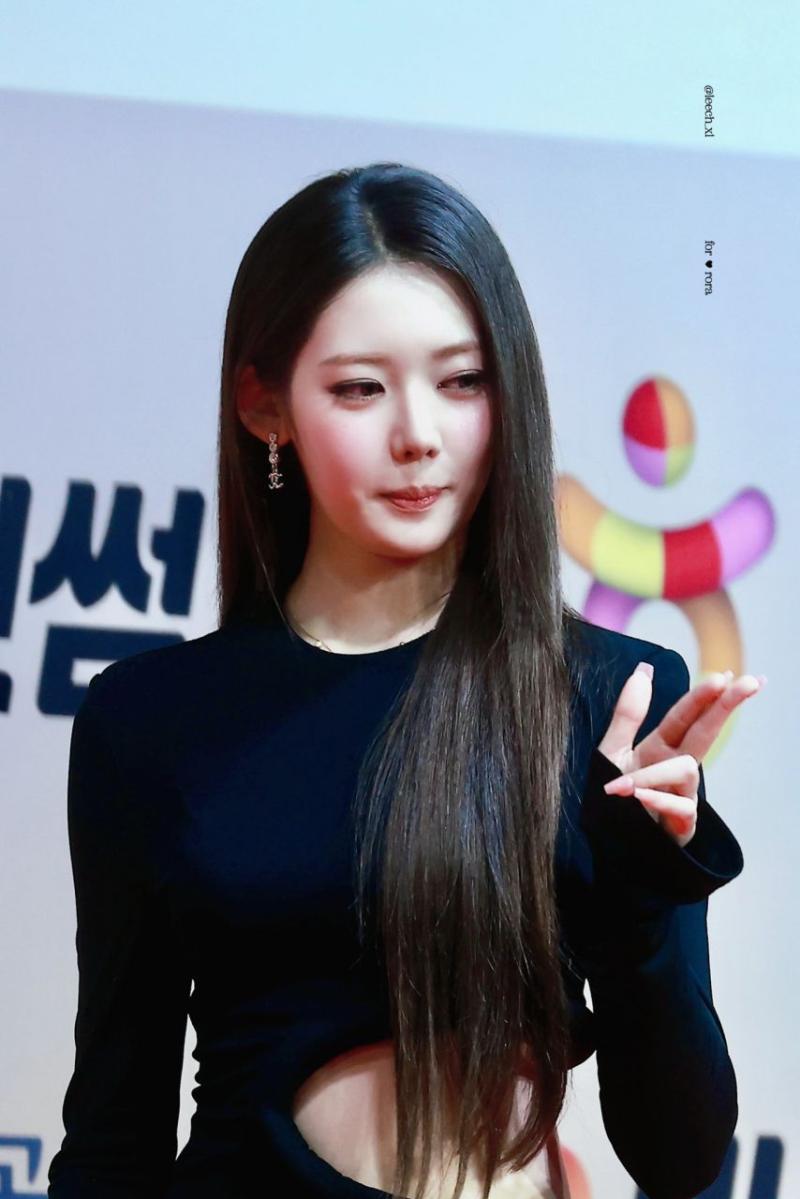 베이비몬스터 로라