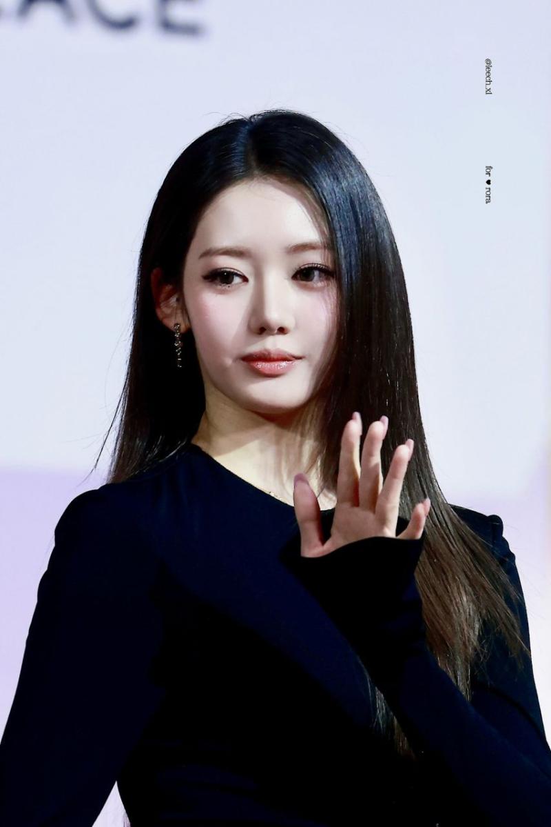 베이비몬스터 로라