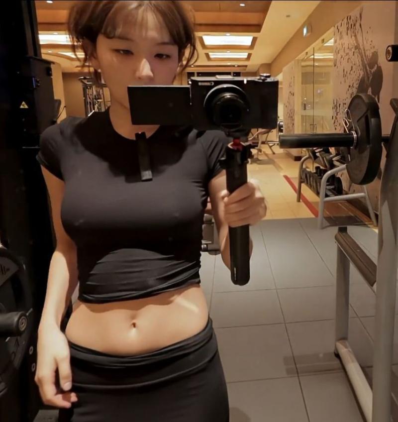 레드벨벳 슬기 복근 레깅스핏