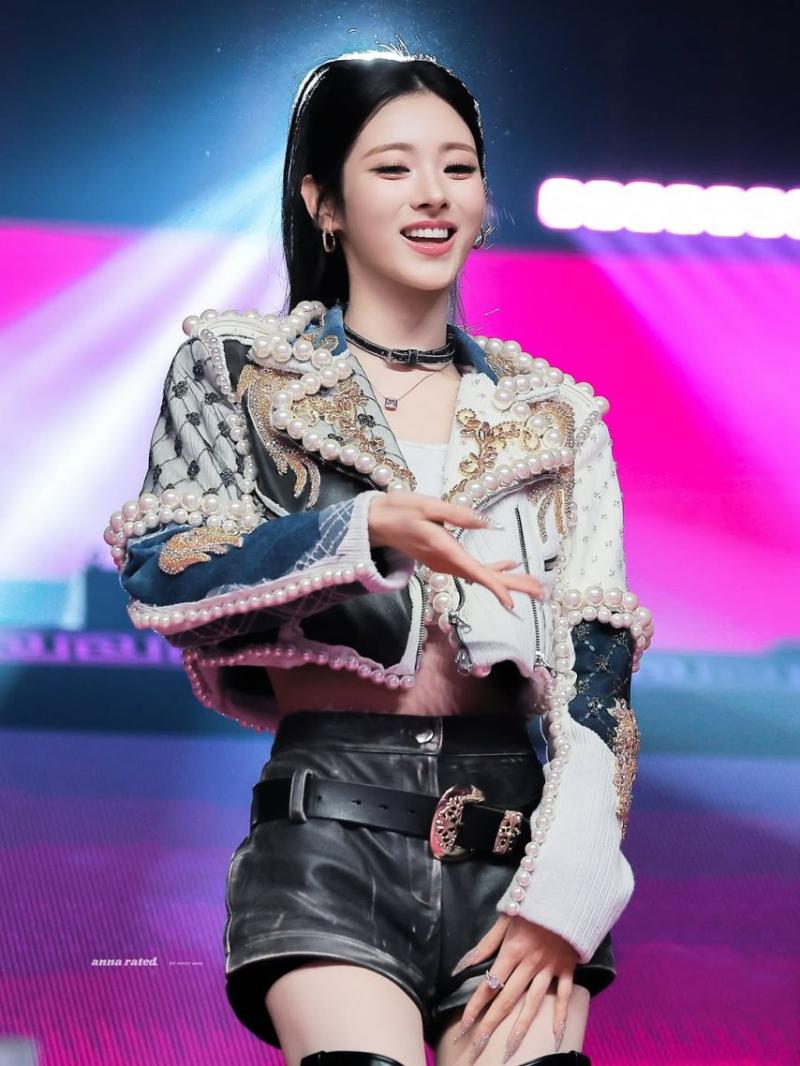 MEOVV (미야오) 안나