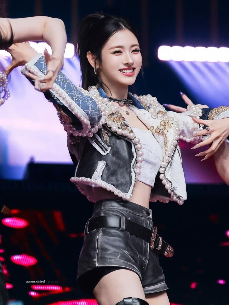 MEOVV (미야오) 안나