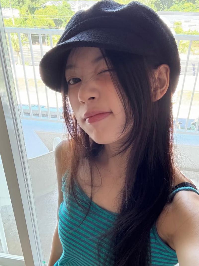 아일릿 (ILLIT) 모카
