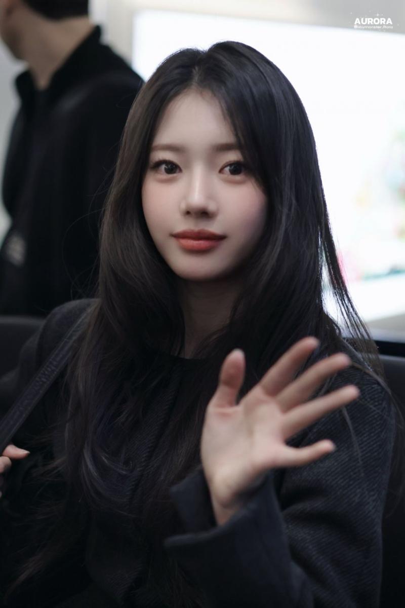 베이비몬스터 로라