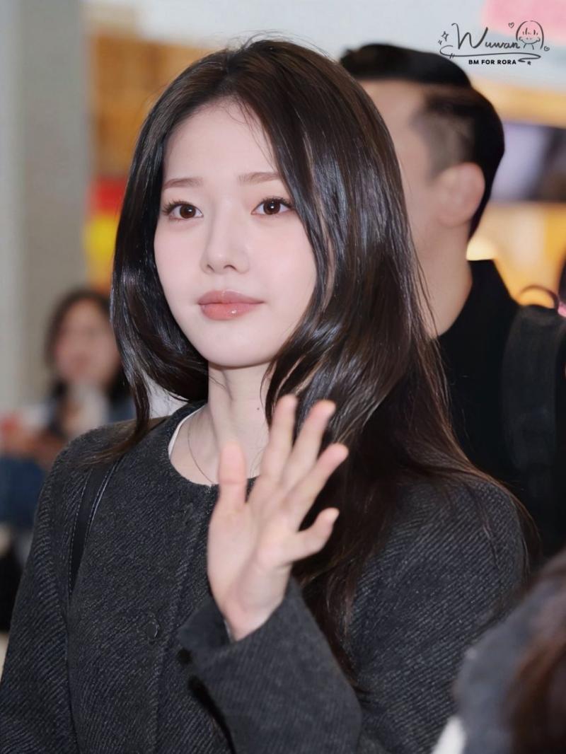 베이비몬스터 로라