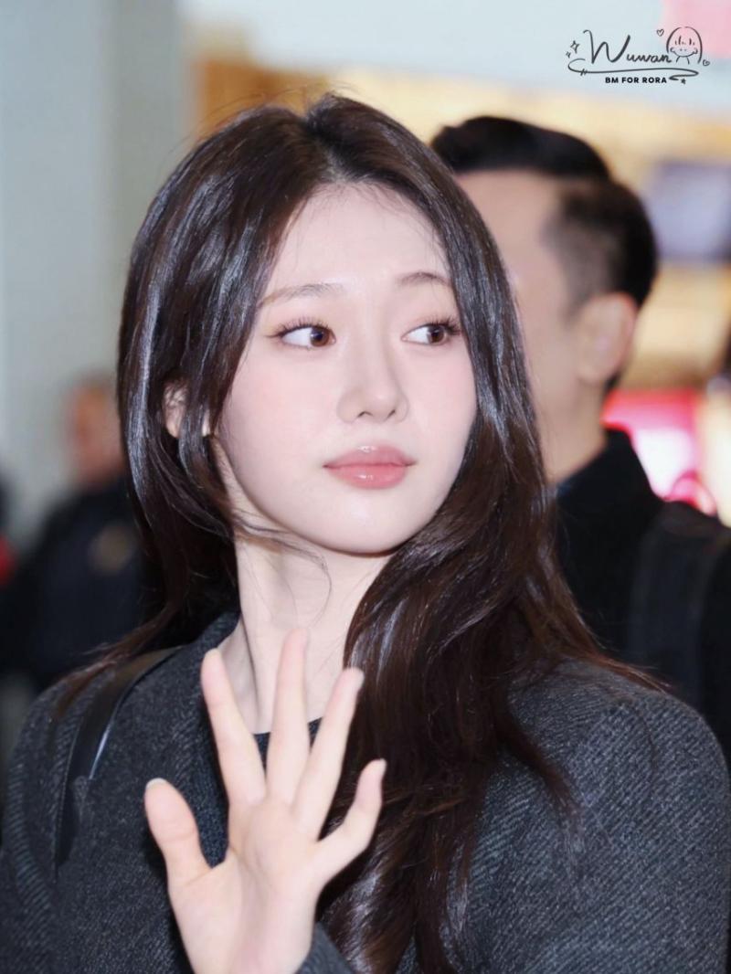 베이비몬스터 로라
