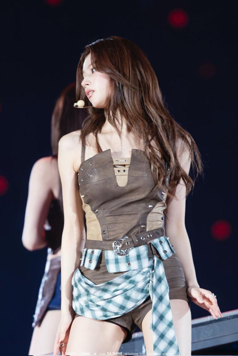 트와이스 사나