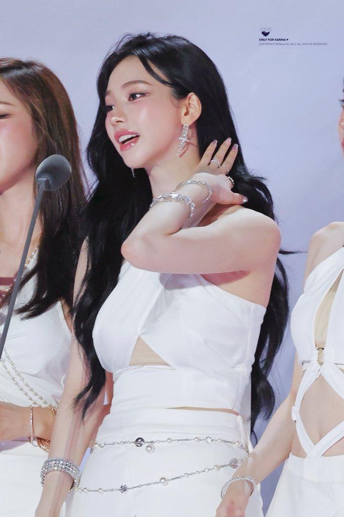 에스파 카리나