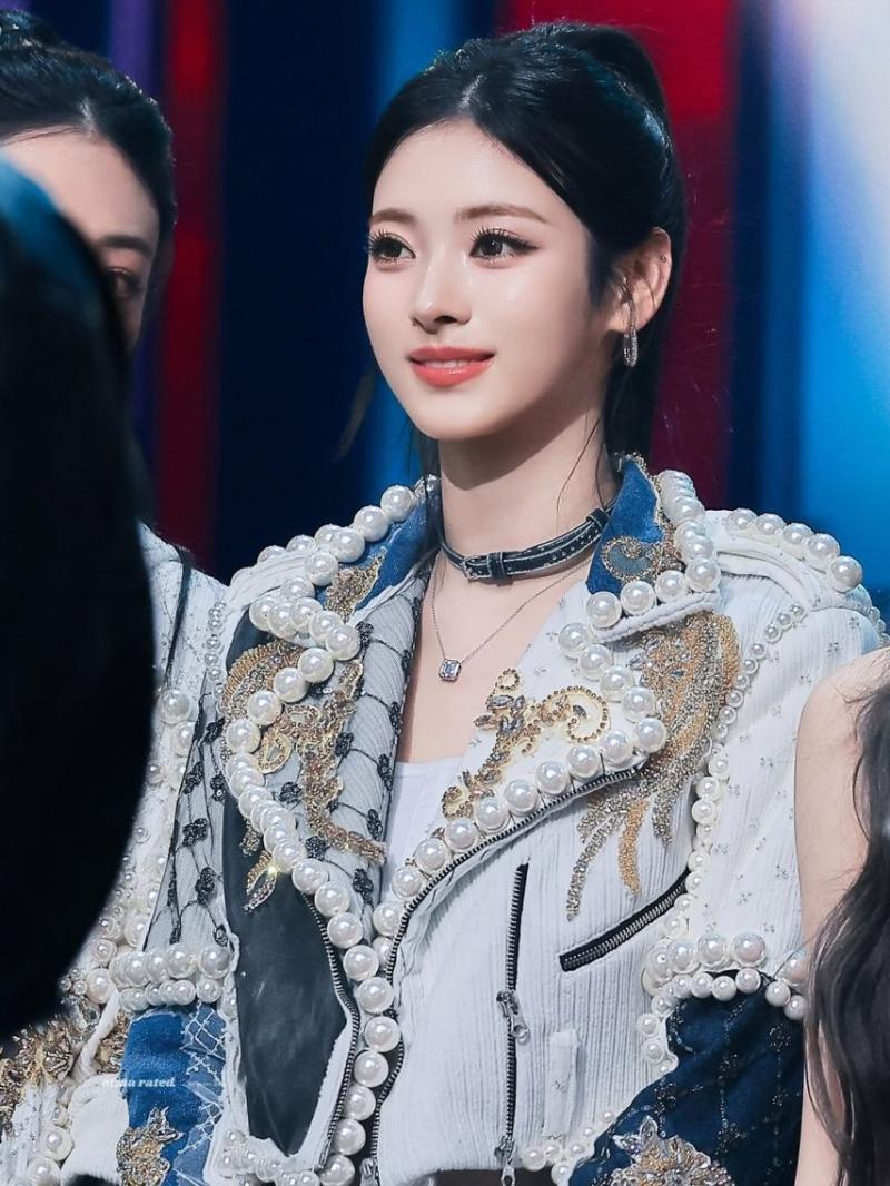 MEOVV (미야오) 안나