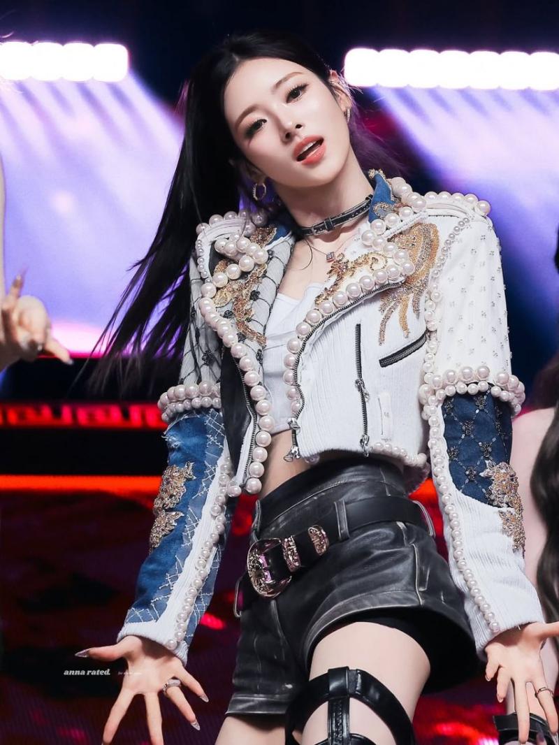 MEOVV (미야오) 안나