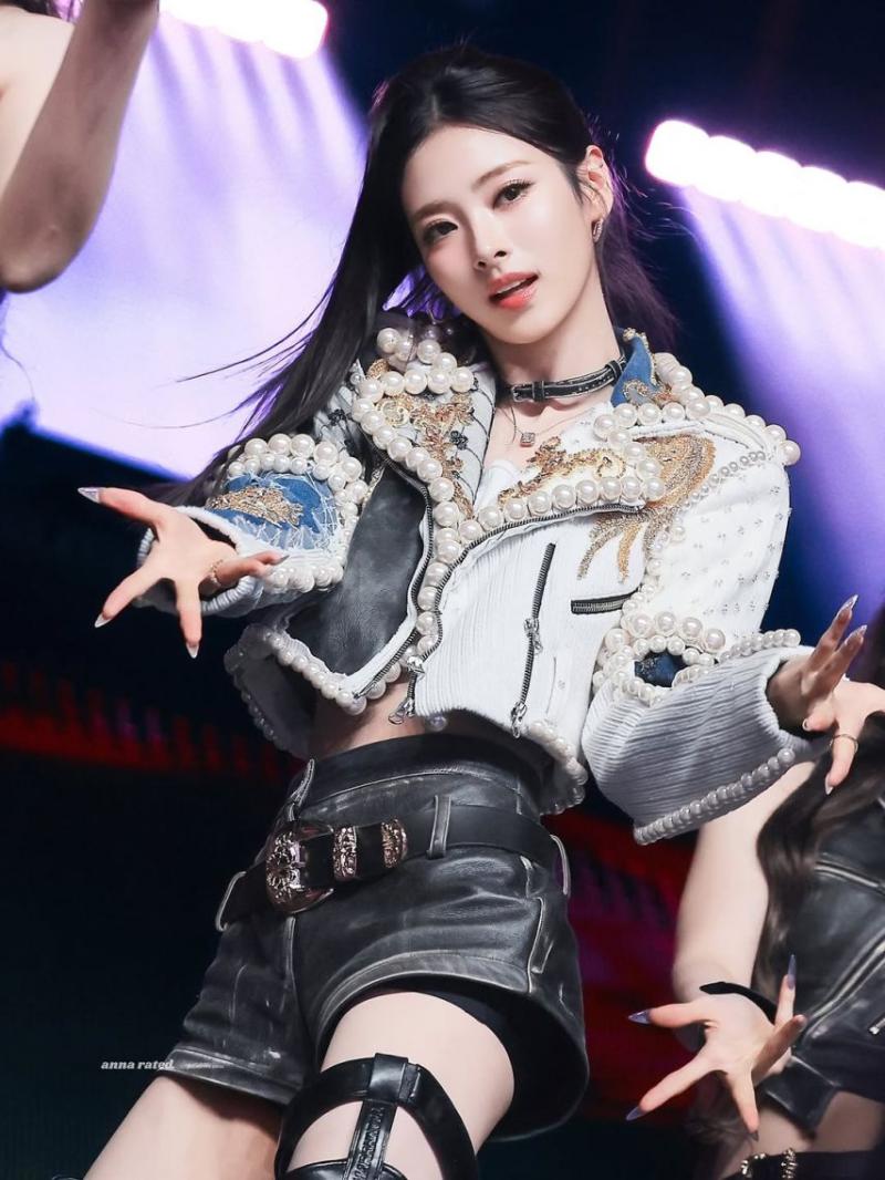 MEOVV (미야오) 안나
