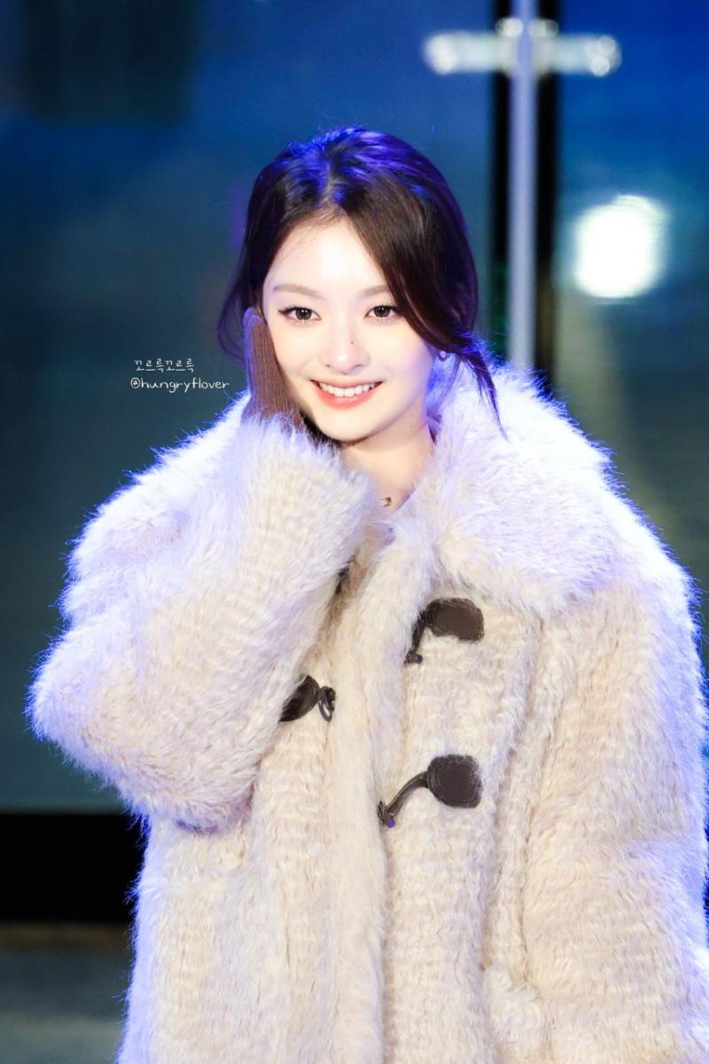 프로미스나인 이나경