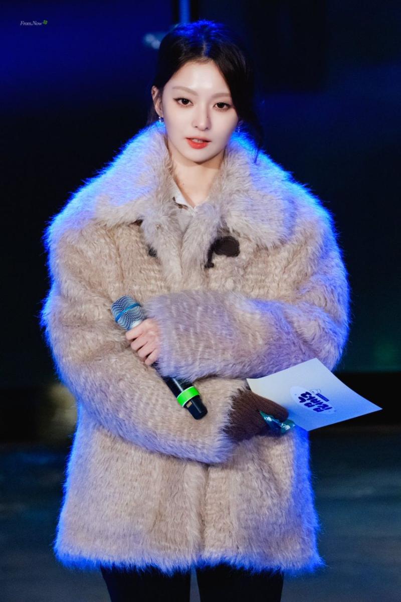 프로미스나인 이나경