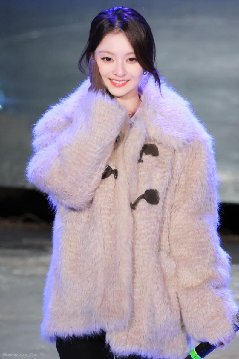 프로미스나인 이나경