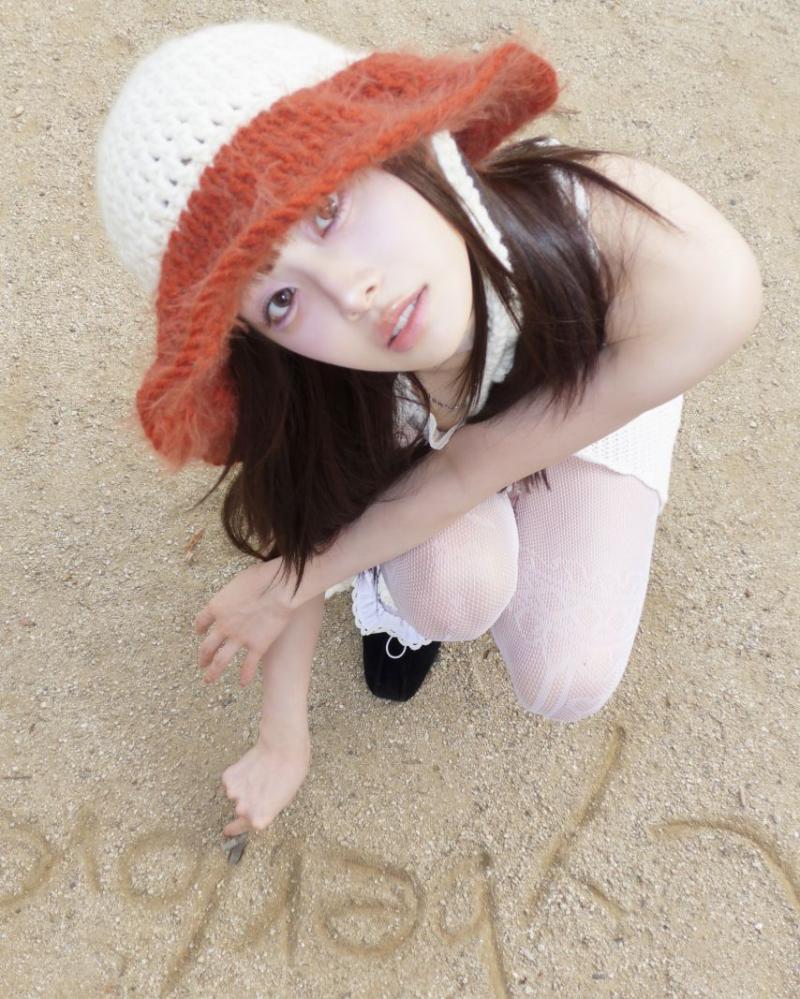 츄 CHUU The First Album [XO, My Cyberlove]