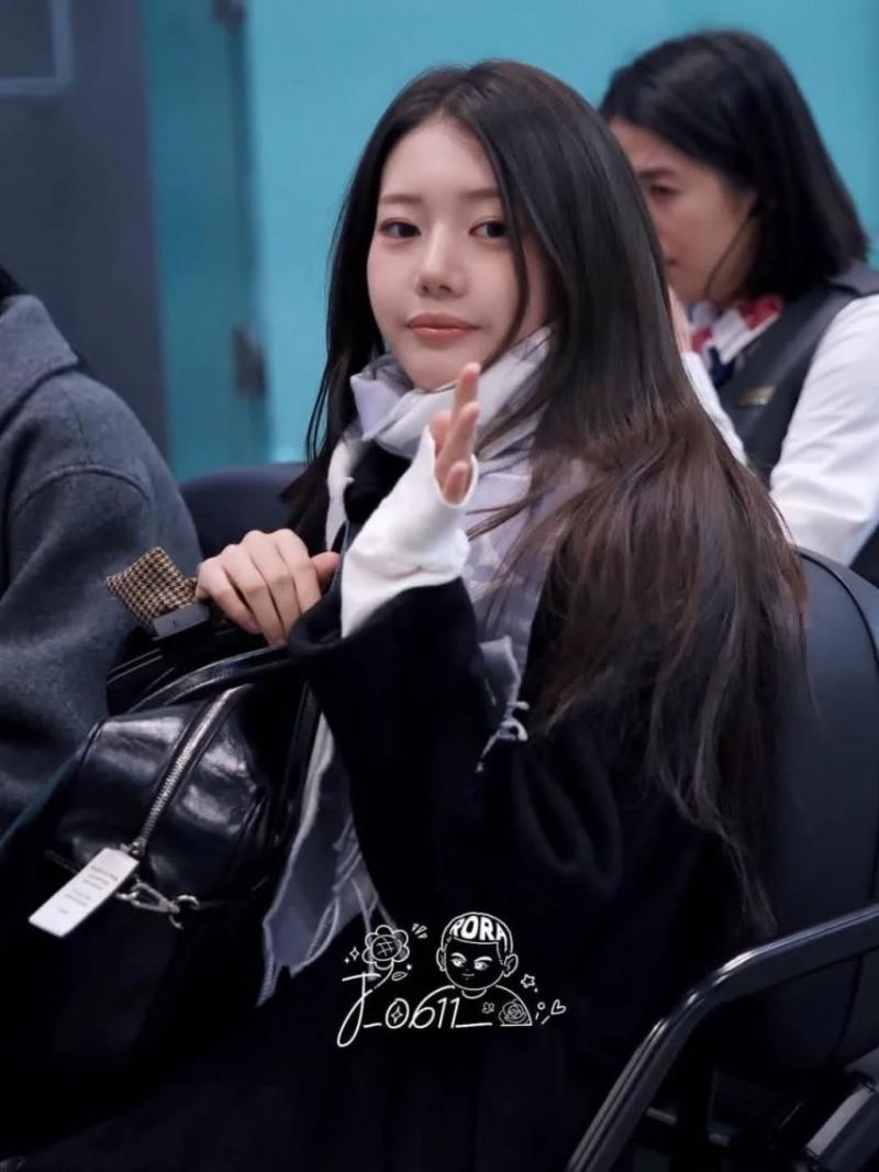 BABYMONSTER (베이비몬스터) 로라