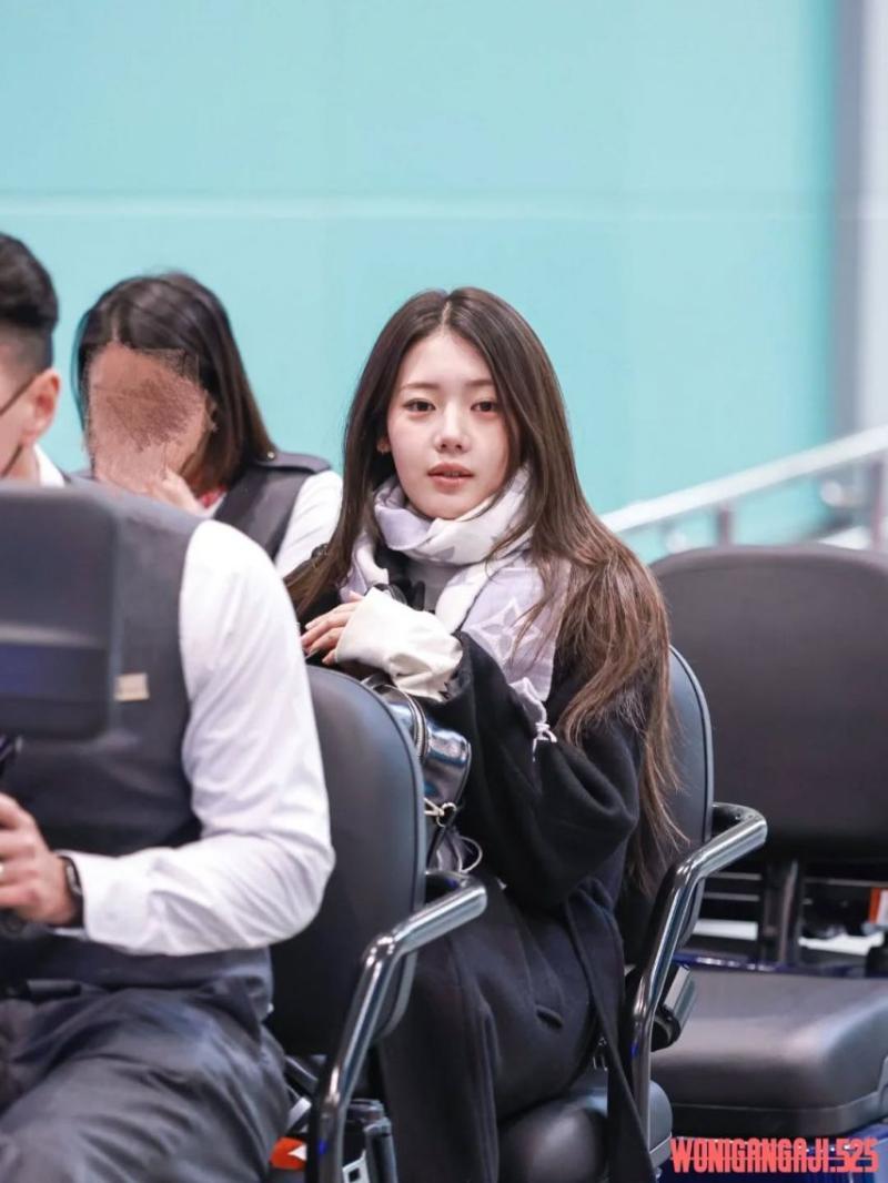 BABYMONSTER (베이비몬스터) 로라