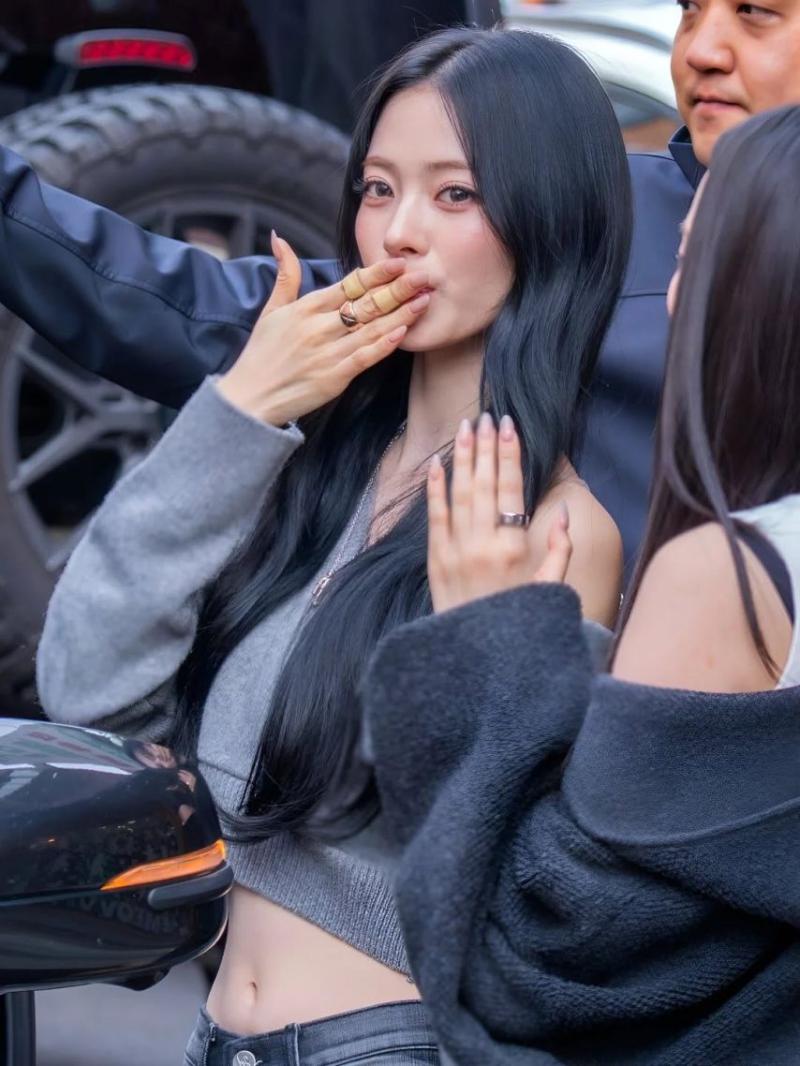 MEOVV (미야오) 안나
