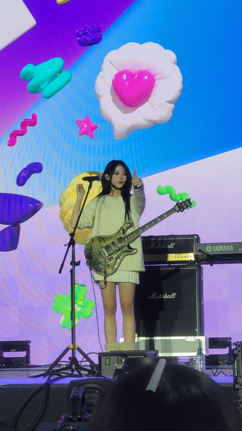 QWER 히나