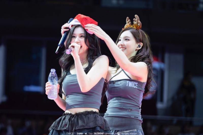 트와이스 사나