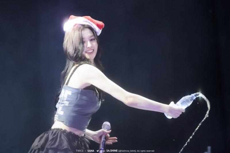 트와이스 사나