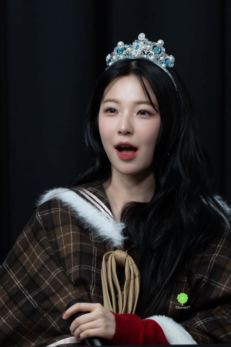 프로미스나인 백지헌
