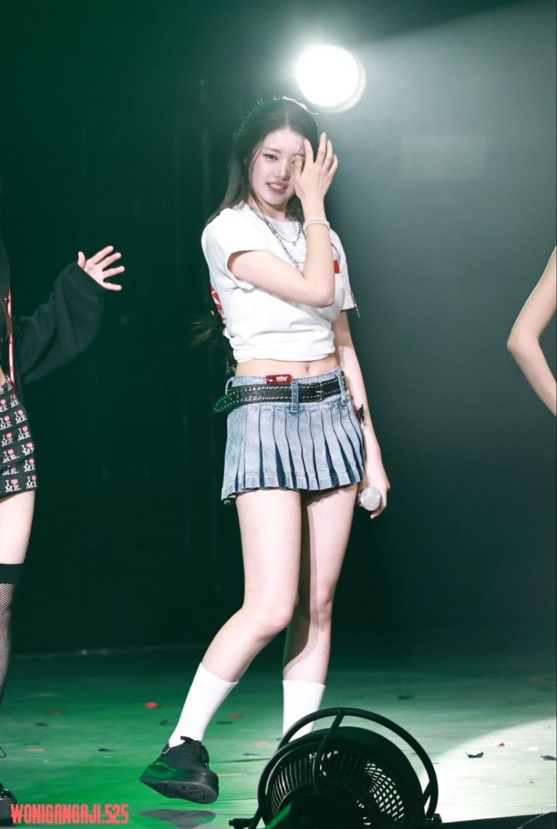 베이비몬스터 로라