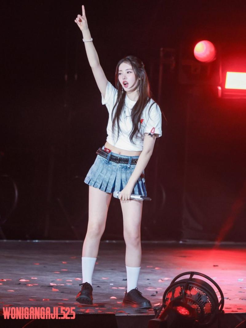 베이비몬스터 로라