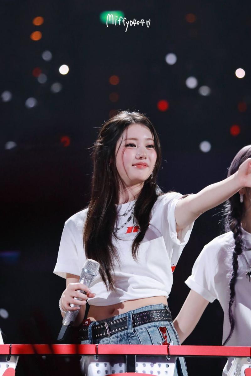 베이비몬스터 로라
