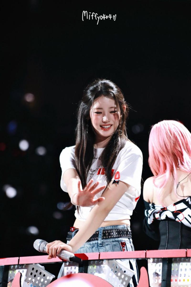 베이비몬스터 로라