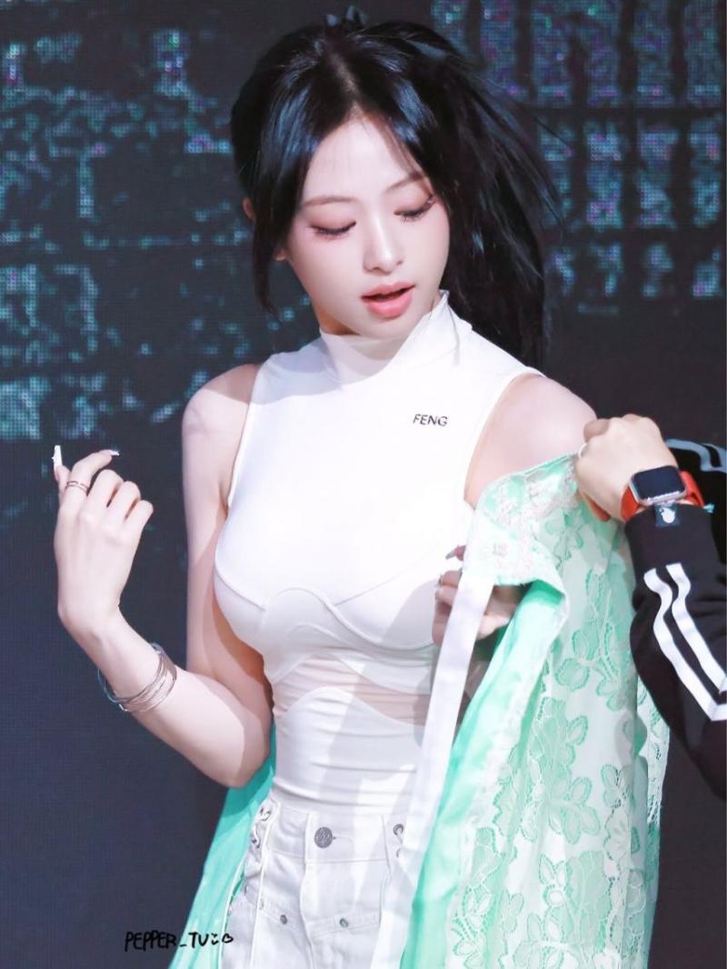 BABYMONSTER (베이비몬스터) 아현