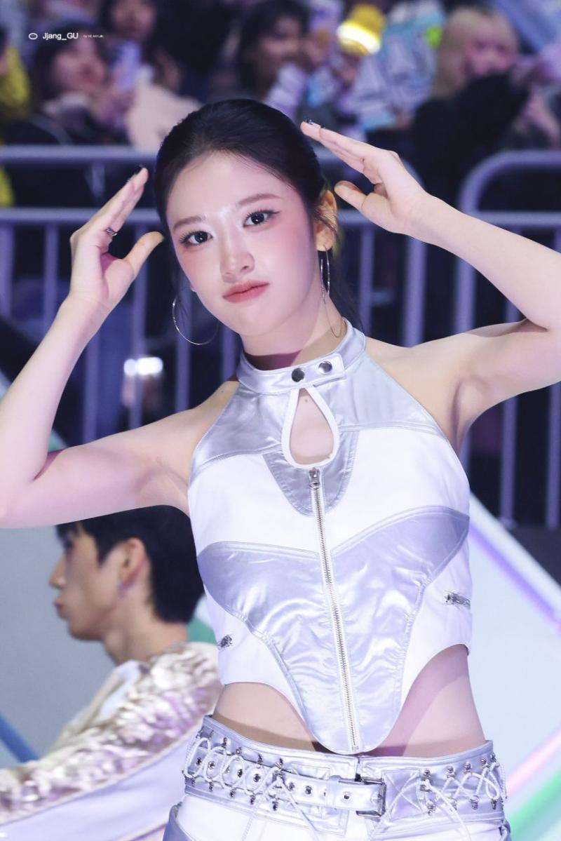 아이브 안유진