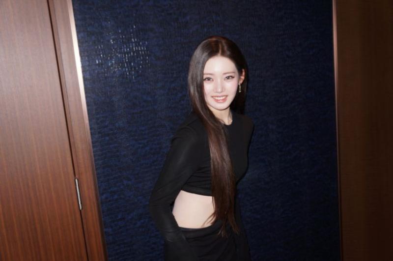 베이비몬스터 로라