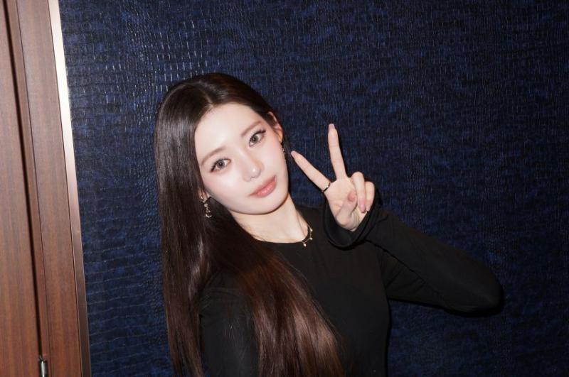 베이비몬스터 로라