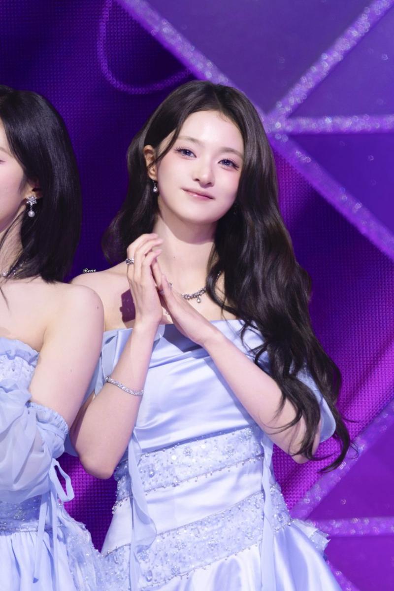 프로미스나인 이나경